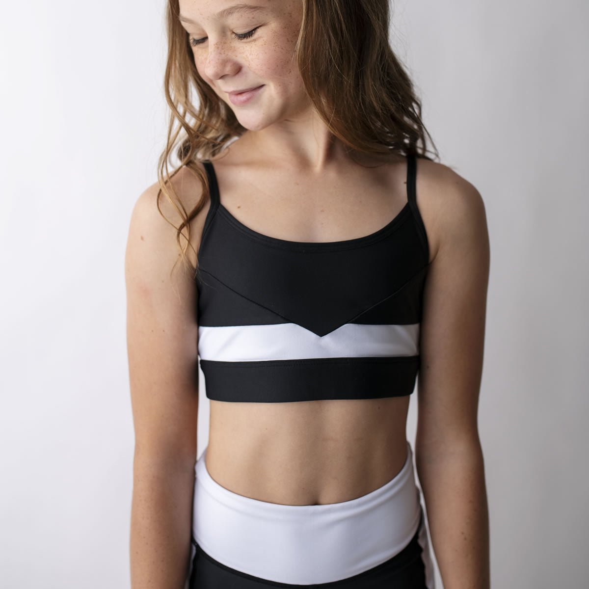 Crisscross Motion Sports Bra – Suttle Flex Dance Wear